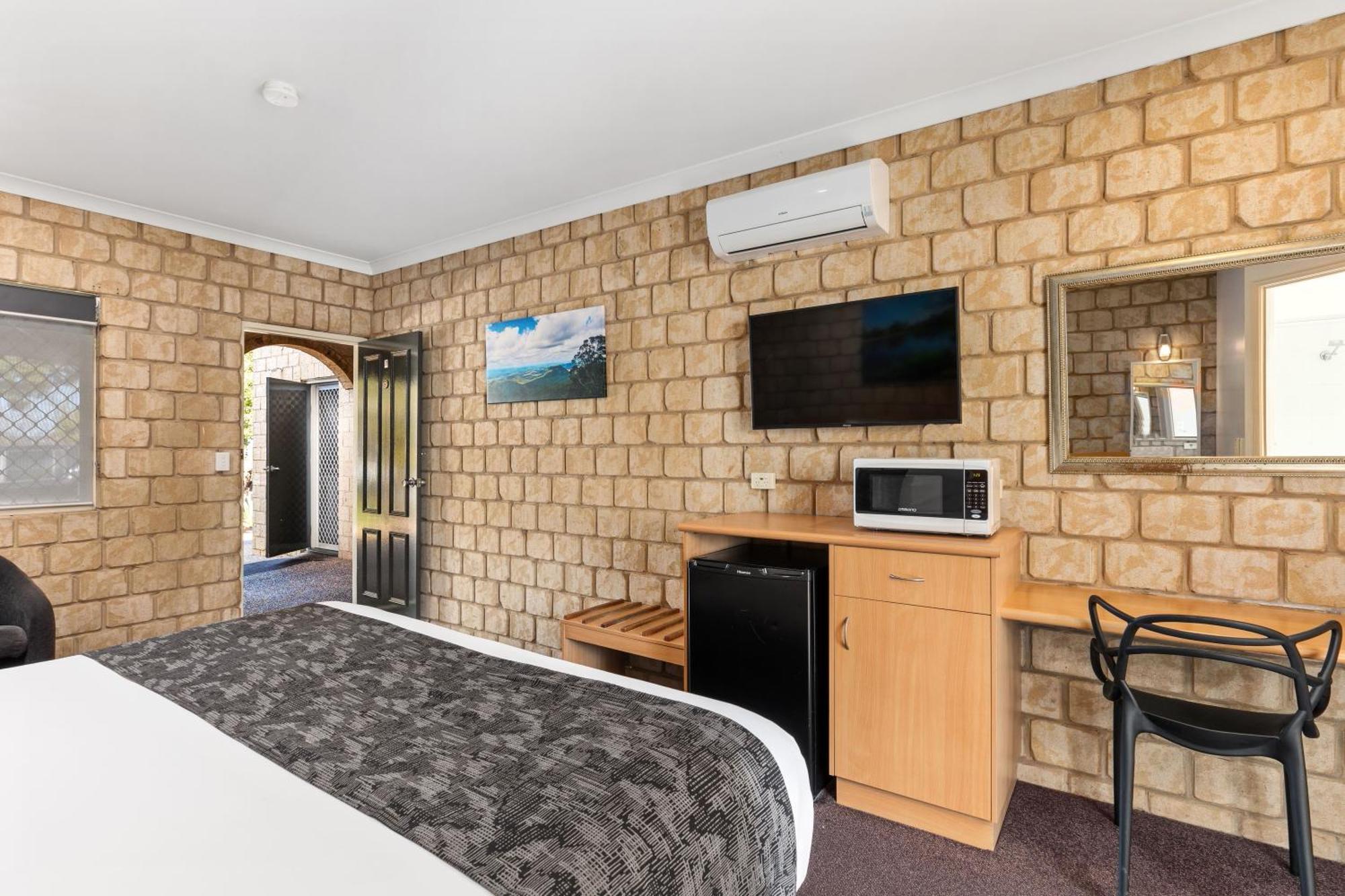Great Divide Motor Inn Тувумба Экстерьер фото