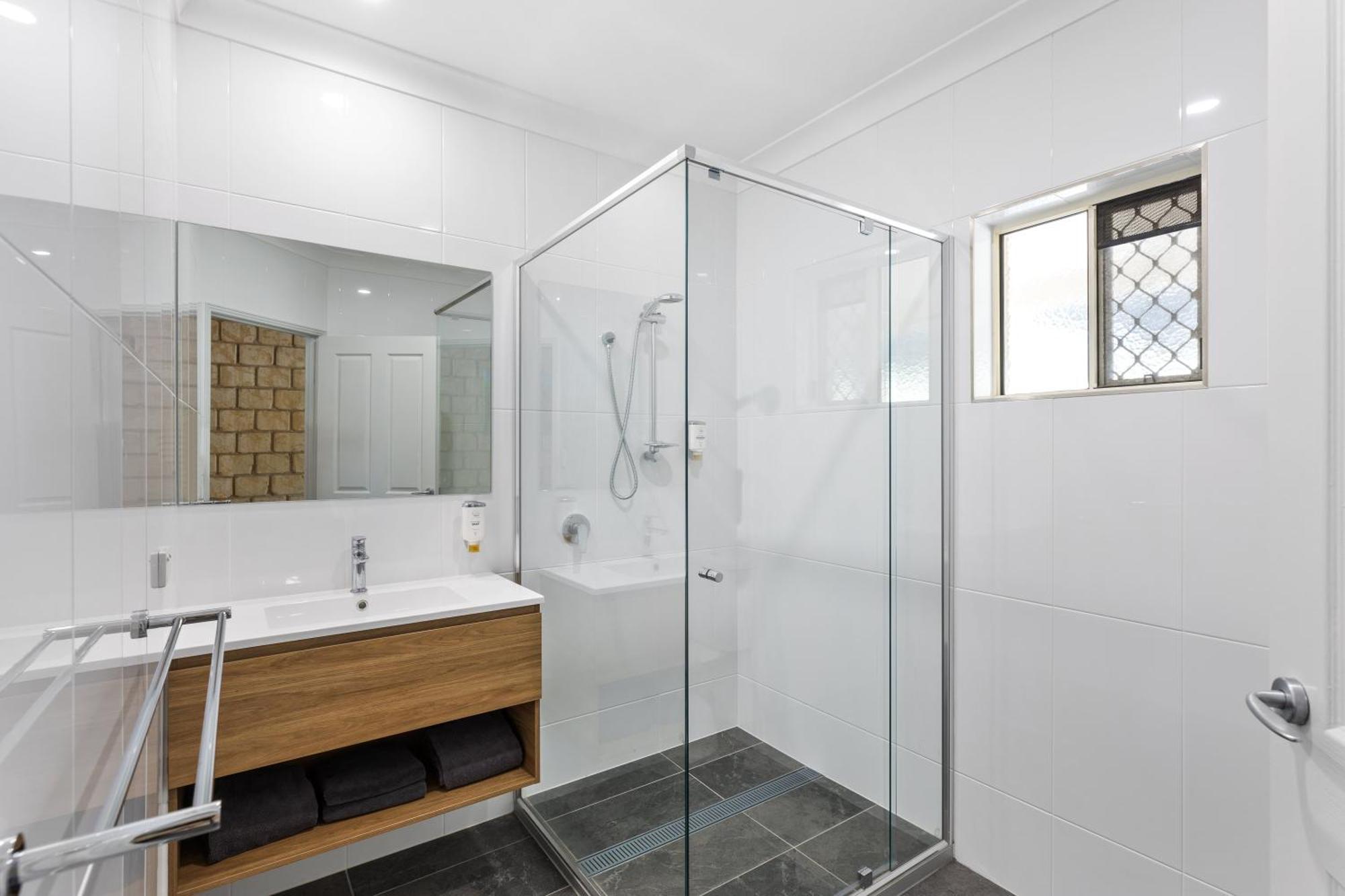 Great Divide Motor Inn Тувумба Номер фото
