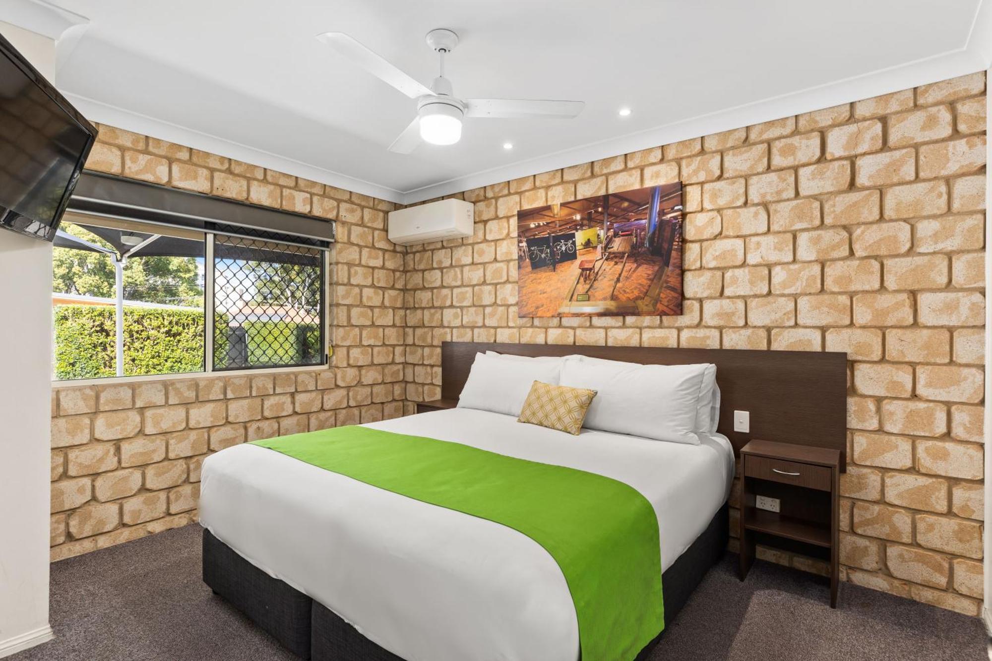 Great Divide Motor Inn Тувумба Номер фото