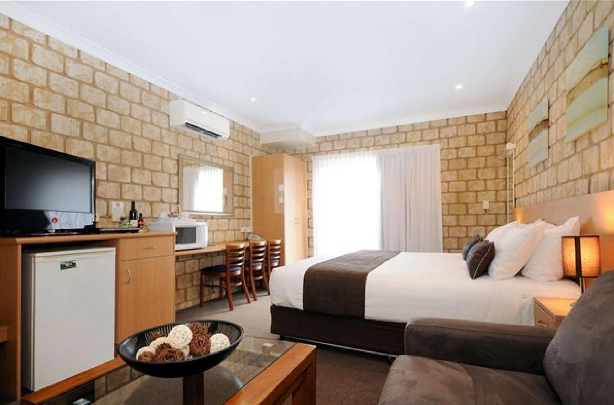 Great Divide Motor Inn Тувумба Экстерьер фото