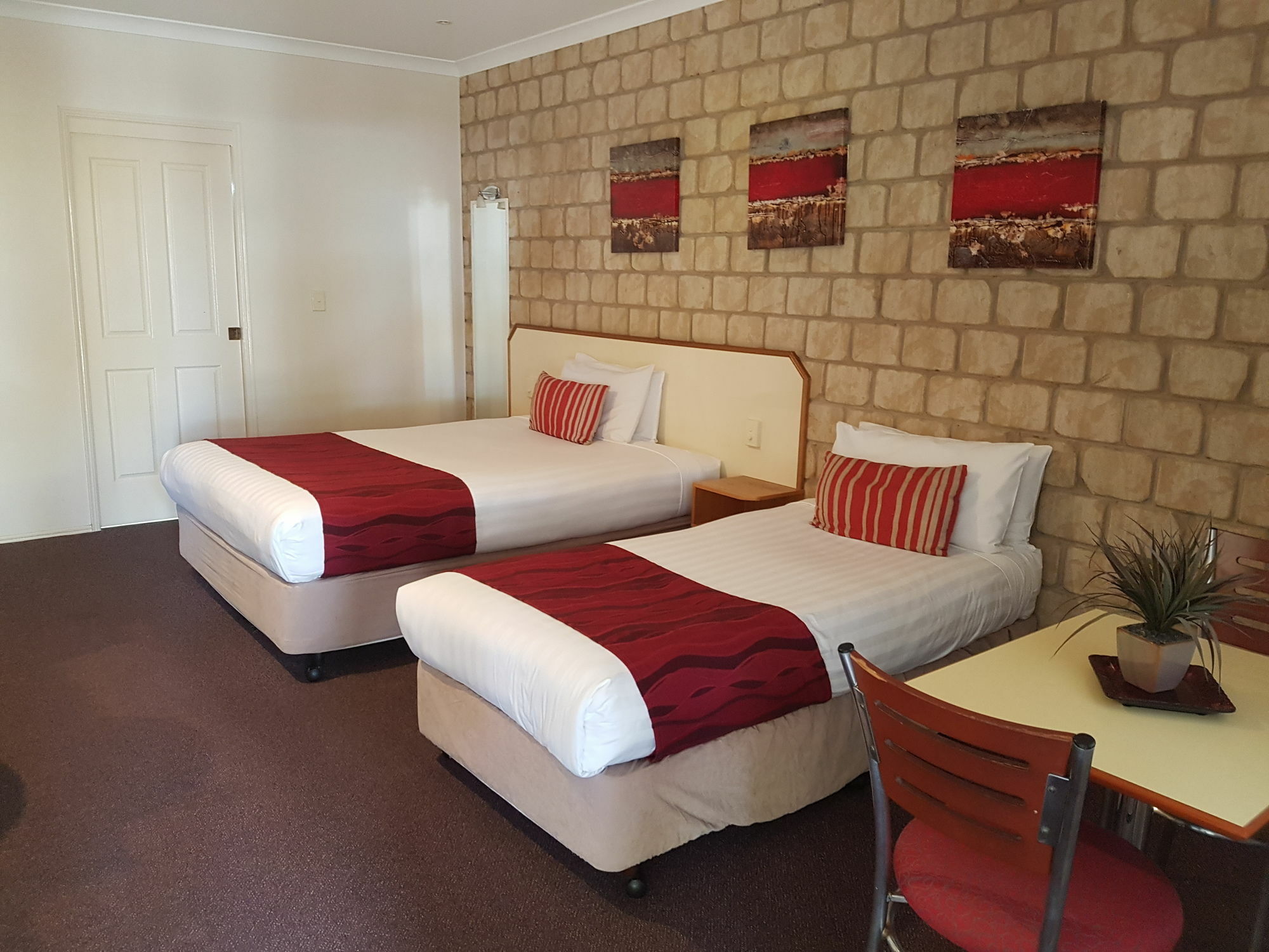 Great Divide Motor Inn Тувумба Экстерьер фото